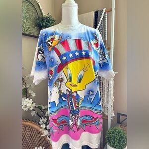 Vintage Looney Tunes Tweety Bird 90s Oversized Graphic T Shirt
